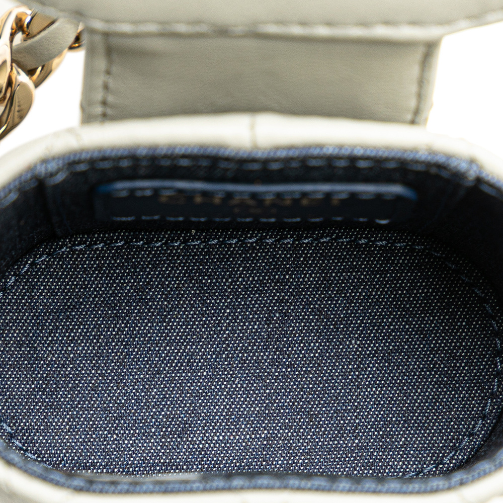 Pre-Loved Chanel Mini Lambskin Elegant Chain Vanity Case - Picture 4 of 11